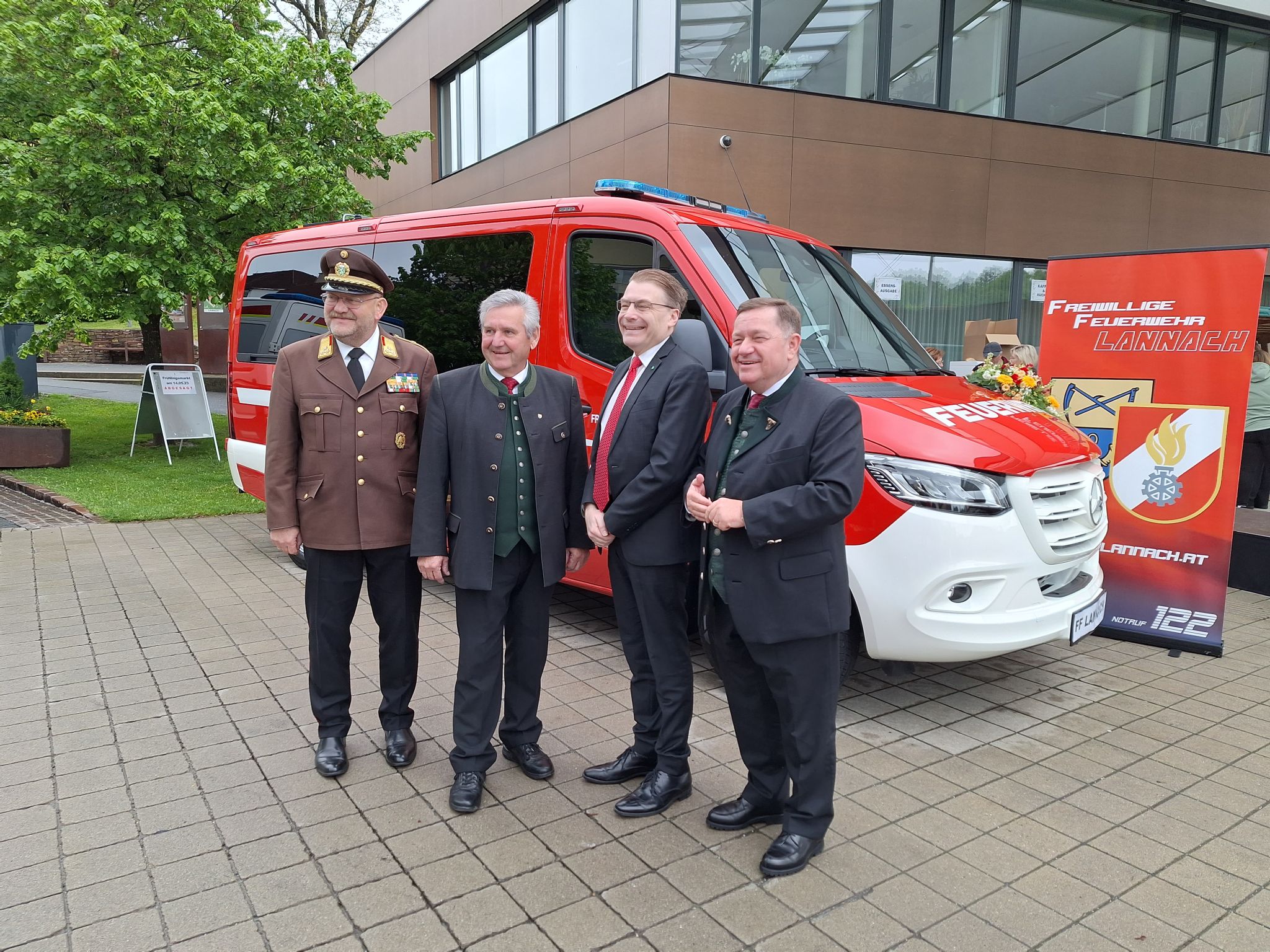 IOI President and Minister Werner Amon at the blessing of a fire engine.